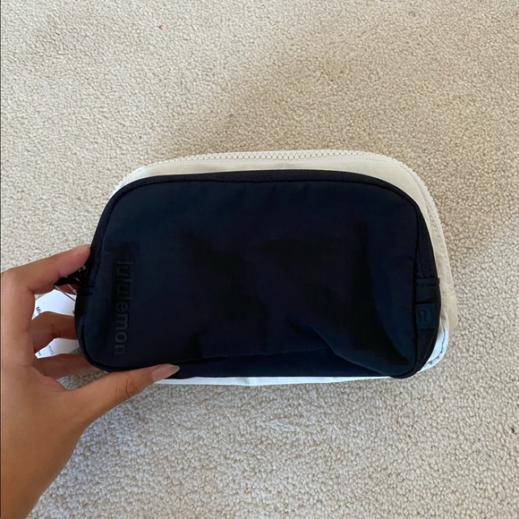 Lululemon everywhere belt bag black - Picture 4 of 4